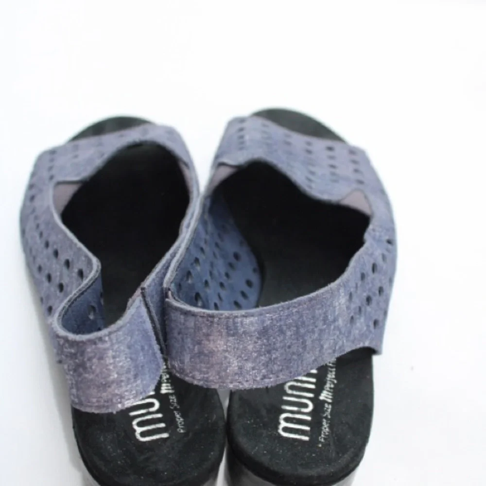 Munro Mickee sling back sandals